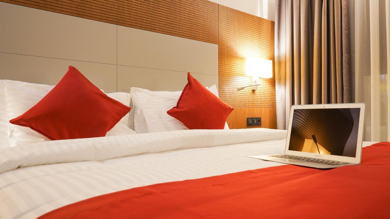 Star Land Hotel Bastos Yaoundé Esterno foto