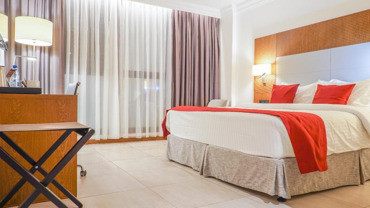 Star Land Hotel Bastos Yaoundé Esterno foto