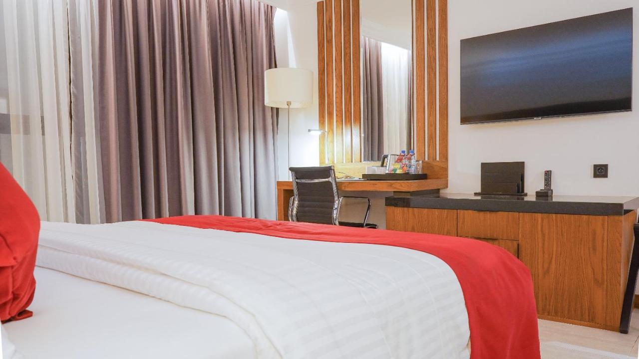 Star Land Hotel Bastos Yaoundé Esterno foto